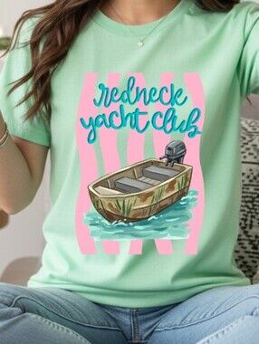 Gildan Mint Green 'Redneck Yacht Club' Graphic Tee